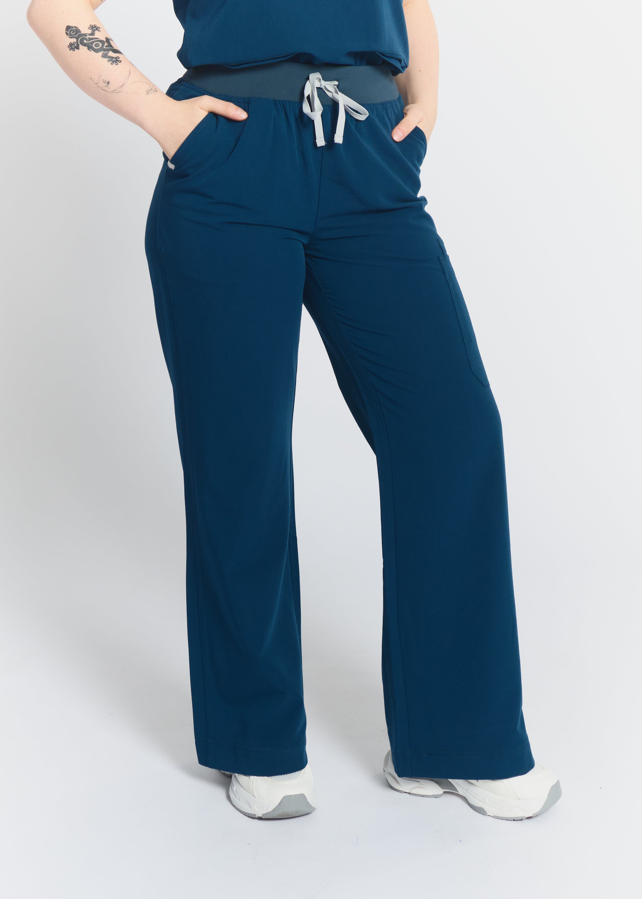 joiia-ace-wide-leg-scrub-pants-abyss-blue-female-canada.jpg