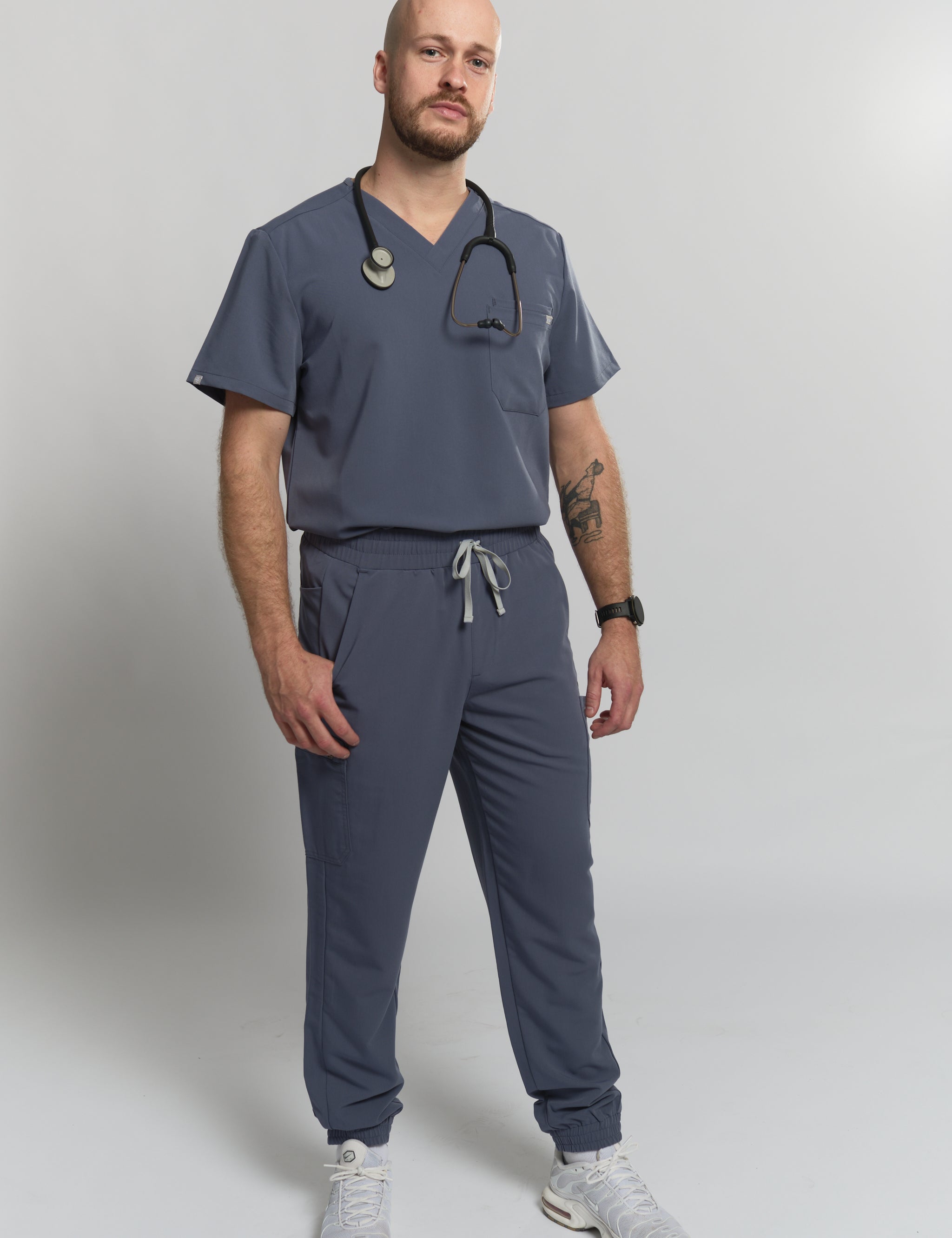 joiia-kian-scrub-pants-stormy-grey-male-canada-1.jpg