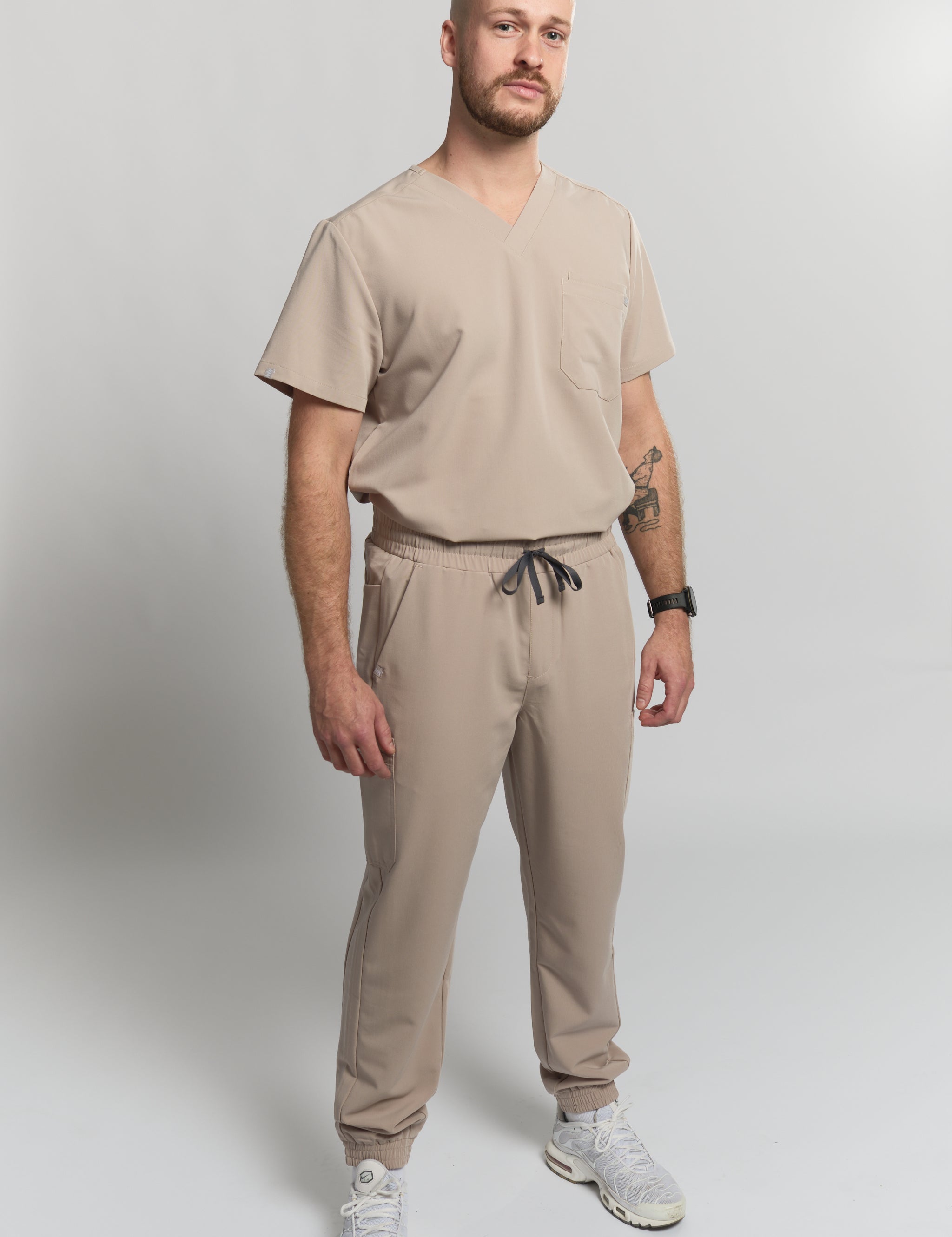 joiia-kian-scrub-top-sandstone-male-canada-1.jpg