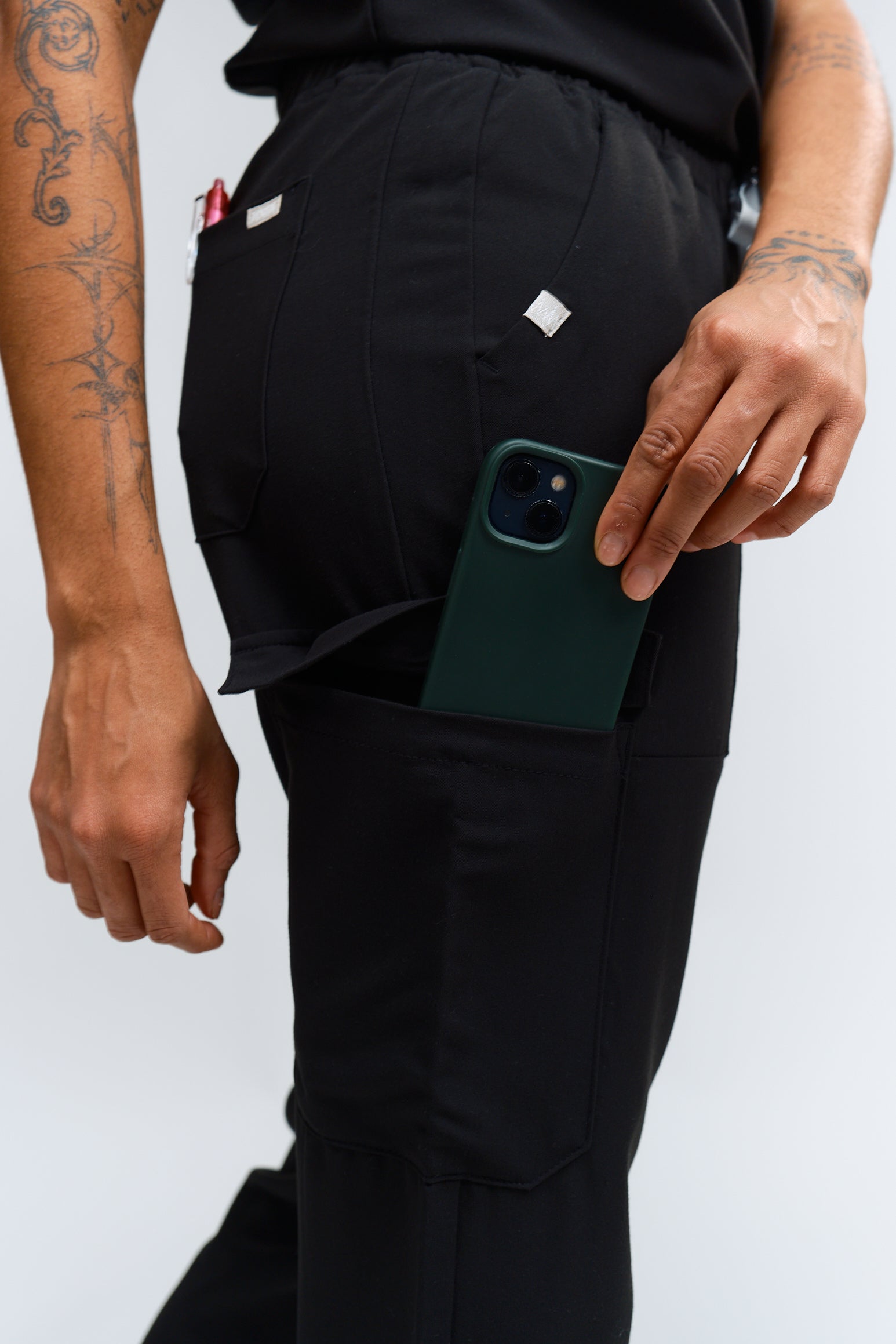 Pantalon de jogging de gommage Lydia - Noir - le cours de remplissage