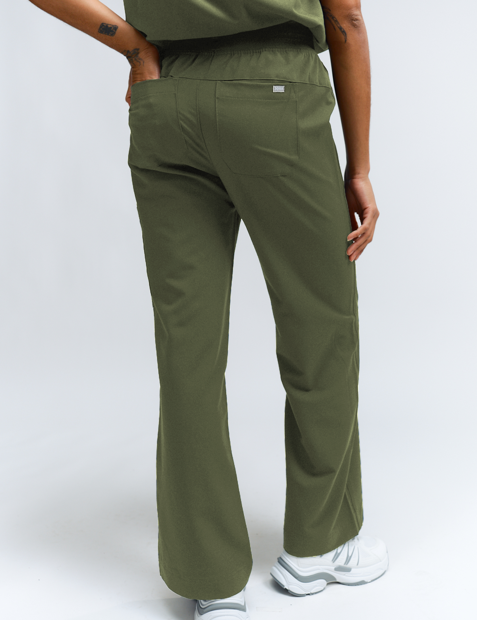 joiia-wide-leg-scrub-pants-mossy-green-female-canada.png